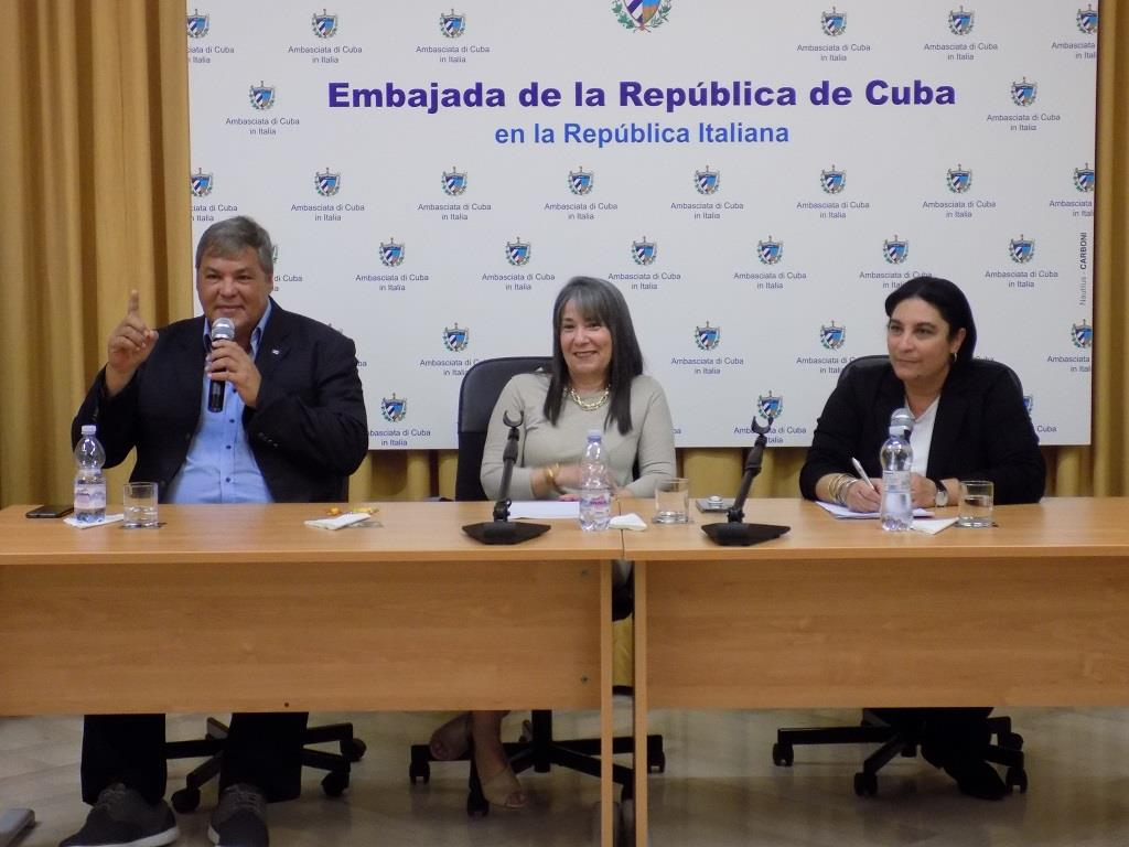 Héroe de Cuba culmina su visita a Italia con un encuentro solidario