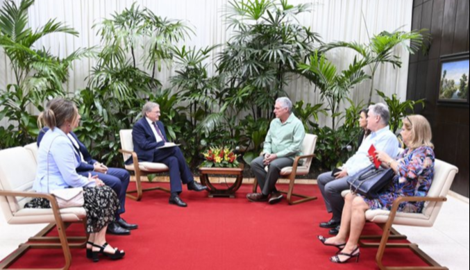 Le chef de l'État cubain reçoit le conseiller présidentiel russe (+X)