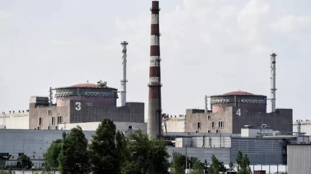 Ataque ucraniano destruye puesto de control de central nuclear de Zaporiyia