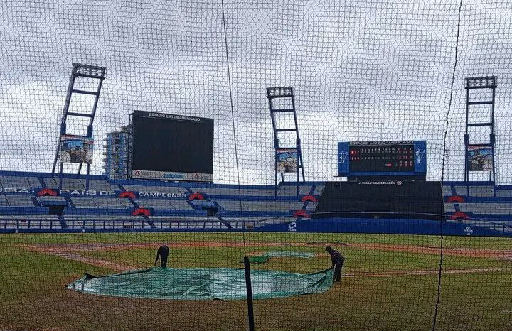 Playoffs en pausa: Suspenden por lluvia duelos de semifinales