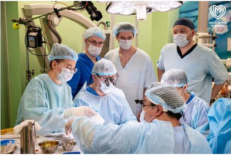 Médicos rusos logran hacer trasplantes de ambas manos