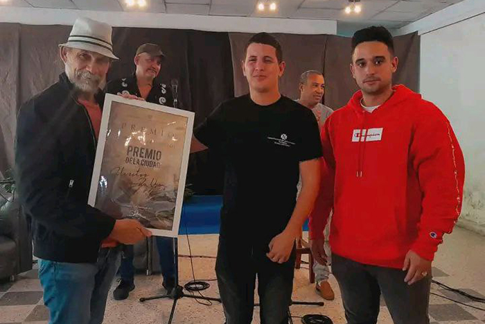  Cuban writer received Grand Prize of the City in Camagüey