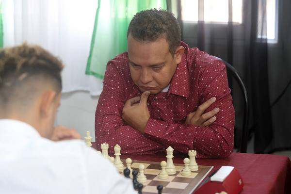 Lelys Martínez lidera en solitario nacional de ajedrez