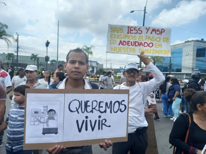 Clínicas de Ecuador exigen pagos al Gobierno para continuar diálisis (+ Foto)