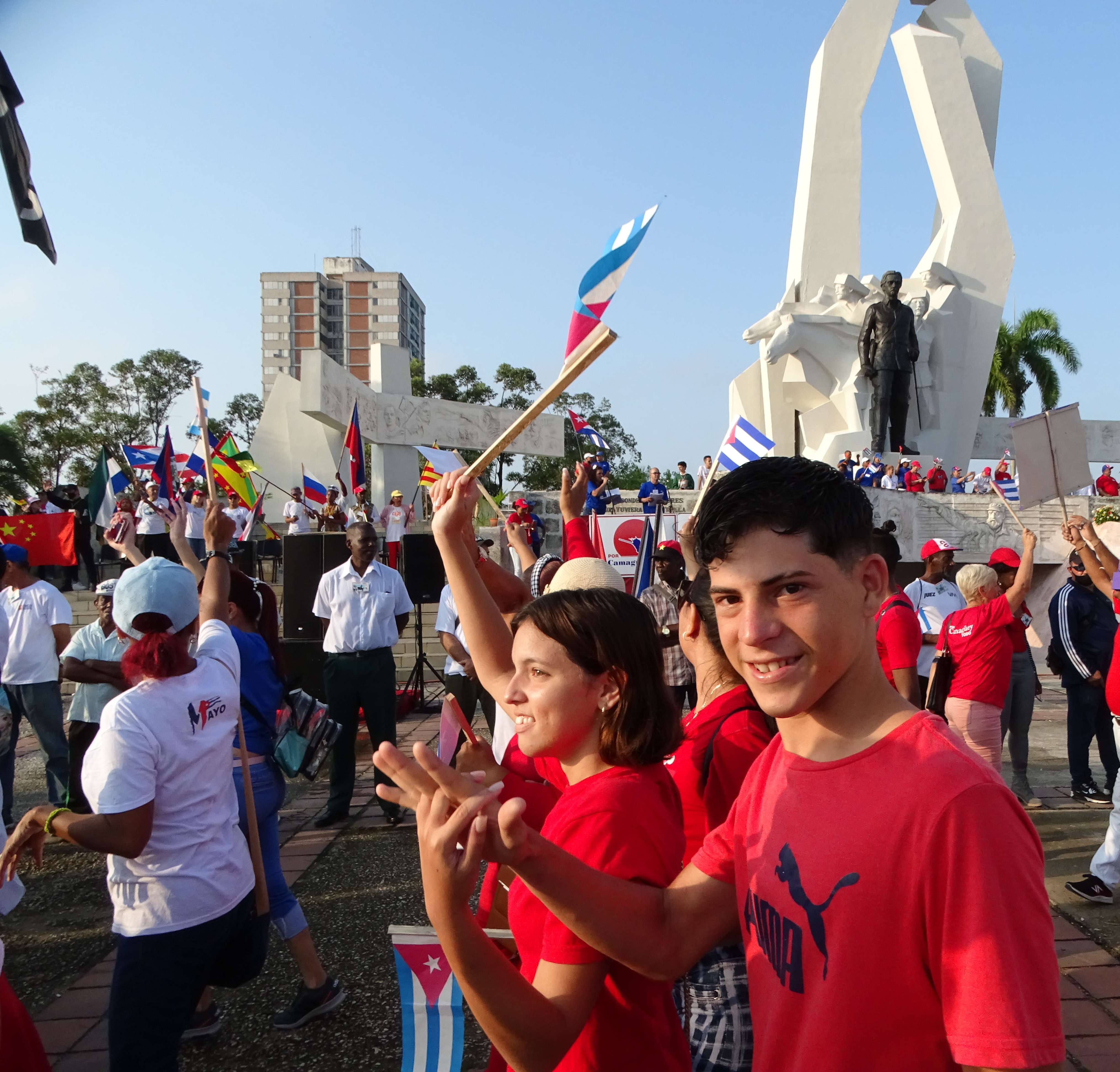 Hands and hearts from Camagüey, for the Homeland