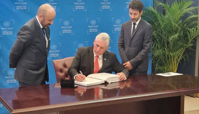 Le président cubain signe un accord sur la protection de la biodiversité marine