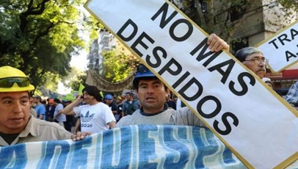 Milei supera los 63.000 despidos en el sector público argentino: El costo humano del 