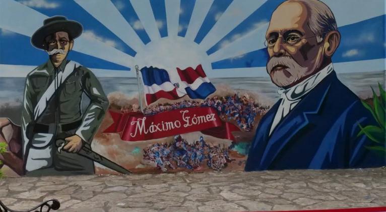 Baní honra al patriota dominicano Máximo Gómez con gran mural