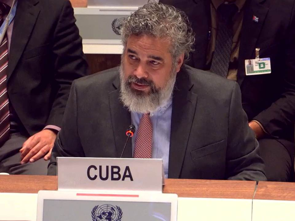 Cuba llama en Ginebra a fortalecer convención contra armas biológicas