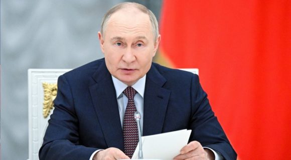 Putin califica de “atentado terrorista” ataque a buque gasero ruso