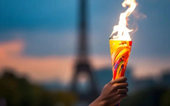 Greece delivers the Olympic flame to Paris 2024 