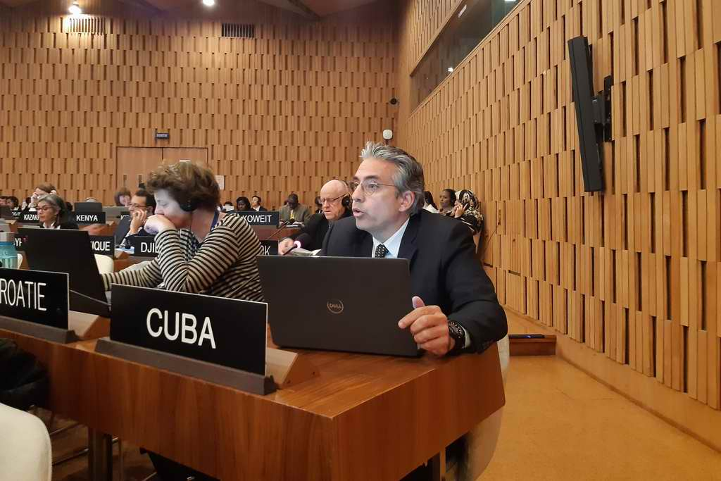 Cuba denunció daño del bloqueo de Estados Unidos a las comunicaciones