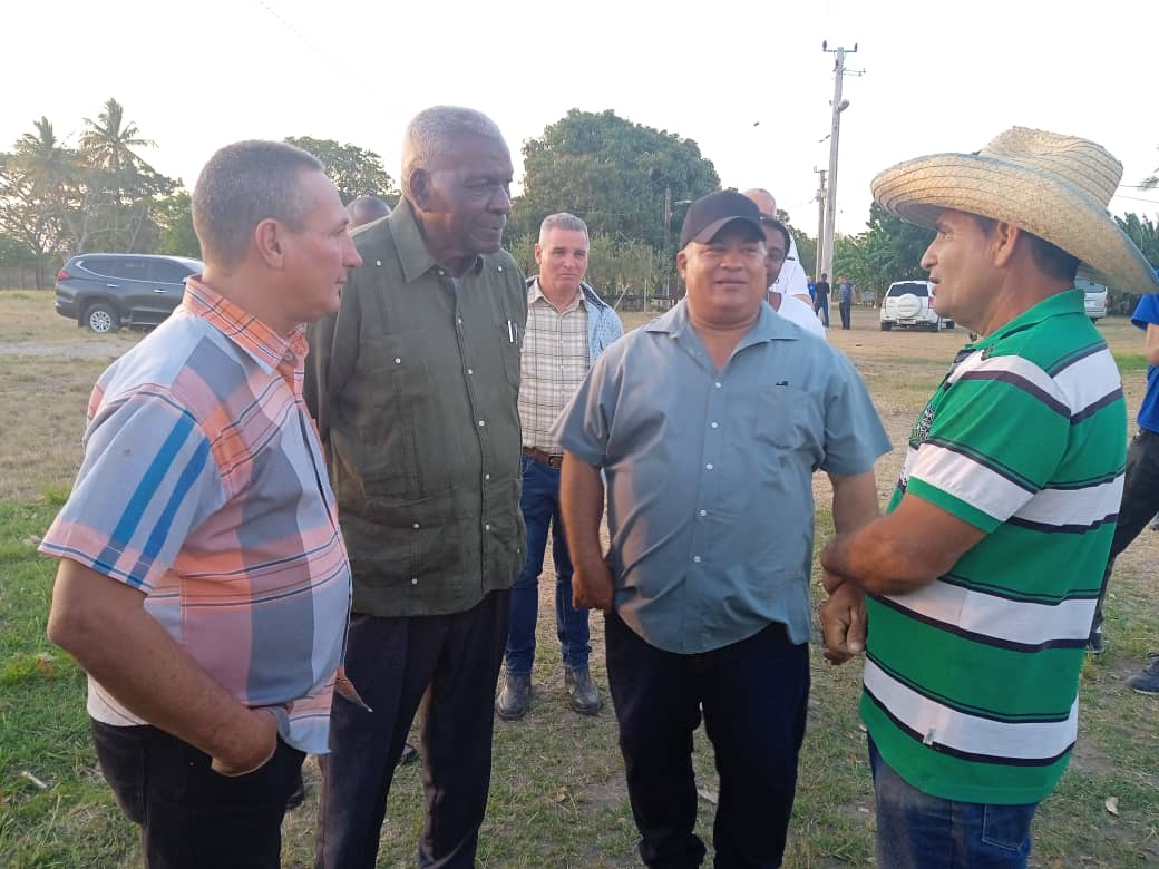 Esteban Lazo en Camagüey: producir alimentos para salvaguardar la Revolución (+ Fotos y Audio)