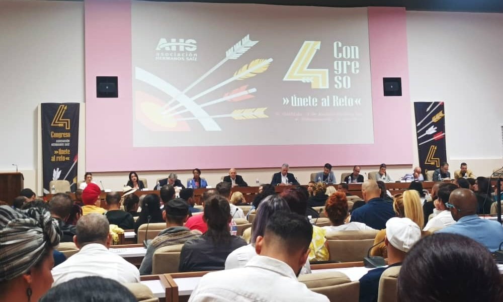 President of Cuba acknowledges the work of young artists in the face of challenges