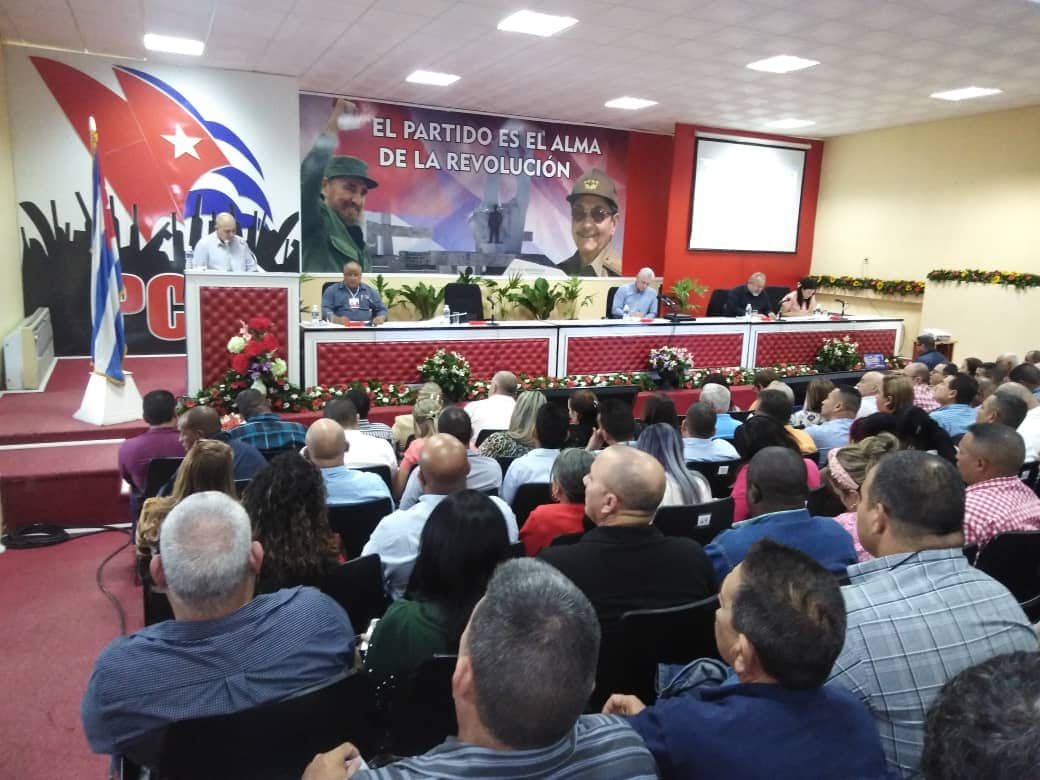 Encabeza Díaz-Canel encuentro con representantes de diferentes sectores en Camagüey (+ Post)