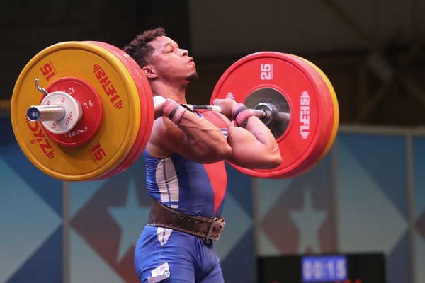 Arley stands out at the start of the World Weightlifting Championship