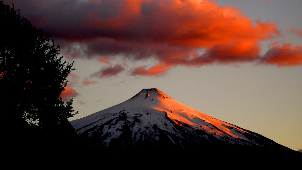 Aumentan a naranja alerta por el volcán chileno Villarrica
