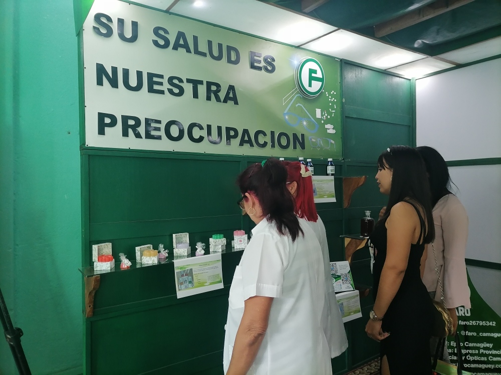 Presentan novedosos aportes en Fórum científico de Farmacias y Ópticas en Camagüey (+ Fotos)