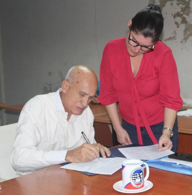 Signature d'un nouvel accord de collaboration entre les universités du Belarus et de Camagüey (+ Photos)