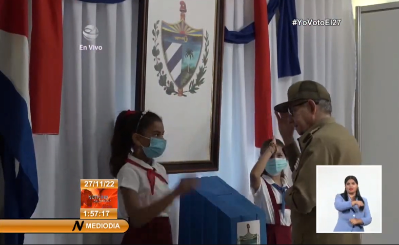 Ejerció su derecho al voto General de Ejército Raúl Castro Ruz (+ Video)