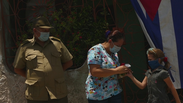 Cuando un médico cubano llega a casa…