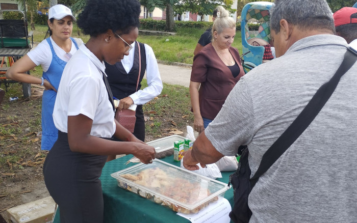 Sábados de ofertas: empresas llegan a comunidades con productos de alta demanda