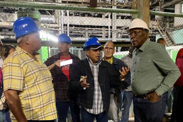 Valdés Mesa supervisa producción de alimentos y zafra azucarera en Camagüey (+ Fotos)