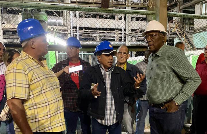 Valdés Mesa supervisa producción de alimentos y zafra azucarera en Camagüey (+ Fotos)