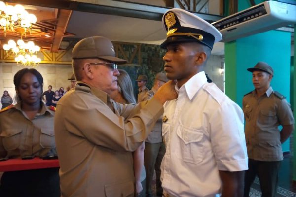 Ascienden a grado inmediato superior a oficiales camagüeyanos