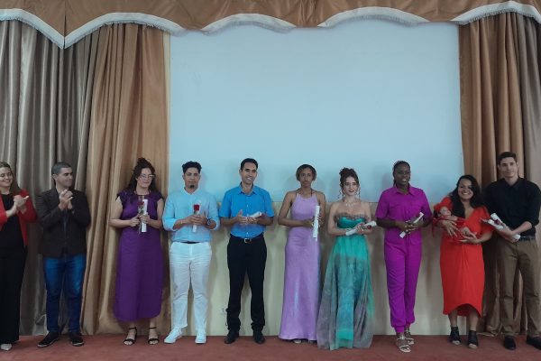 Egresan en Camagüey más de una decena de profesionales de las Artes (+ Fotos)