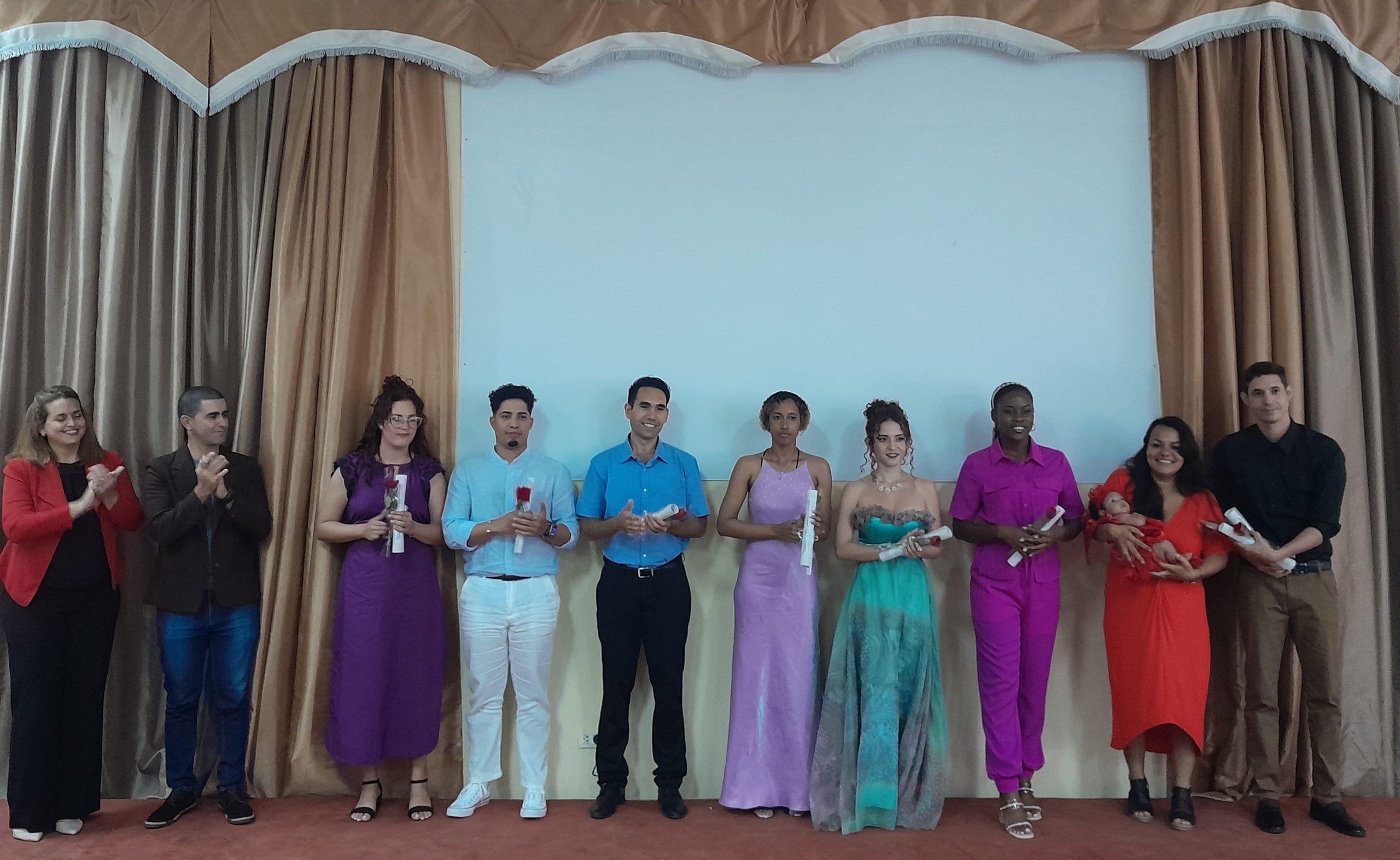 Egresan en Camagüey más de una decena de profesionales de las Artes (+ Fotos)