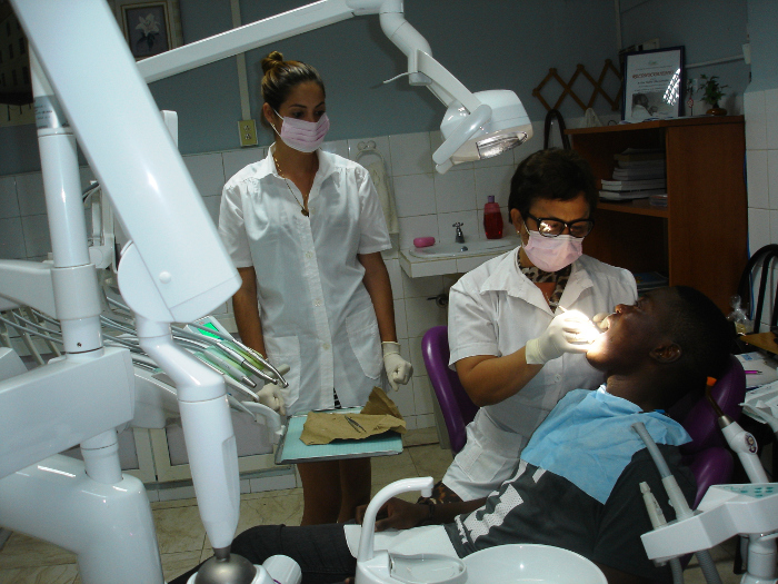 Acredita Facultad de Estomatología todas sus especialidades (+ Post)