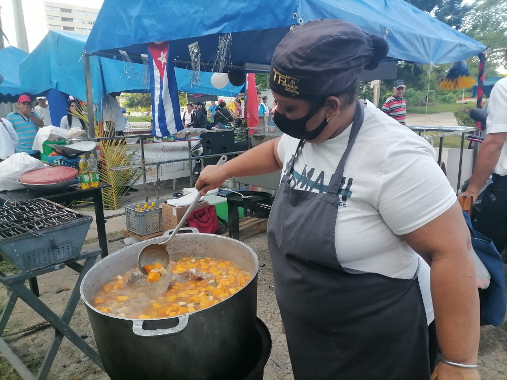 Se alistan organismos y entidades agramontinas para feria comercial en saludo al aniversario 66 del triunfo de la Revolución (+ Fotos)