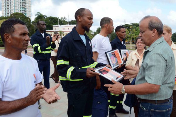 Invasores eléctricos de oriente y occidente reciben reconocimiento en Camagüey (+ Fotos)