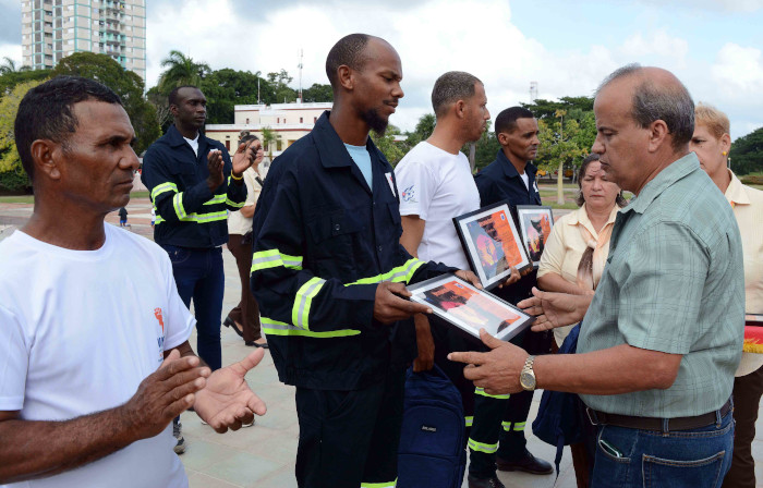 Invasores eléctricos de oriente y occidente reciben reconocimiento en Camagüey (+ Fotos)