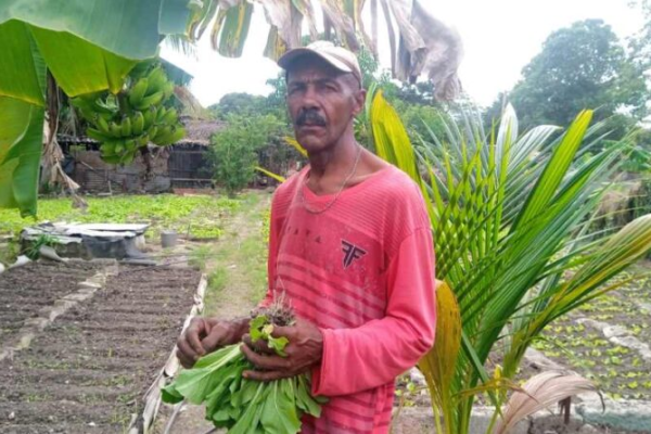 El jardín de Nelson Meléndez, símbolo del esfuerzo y la sostenibilidad familiar (+ Fotos)