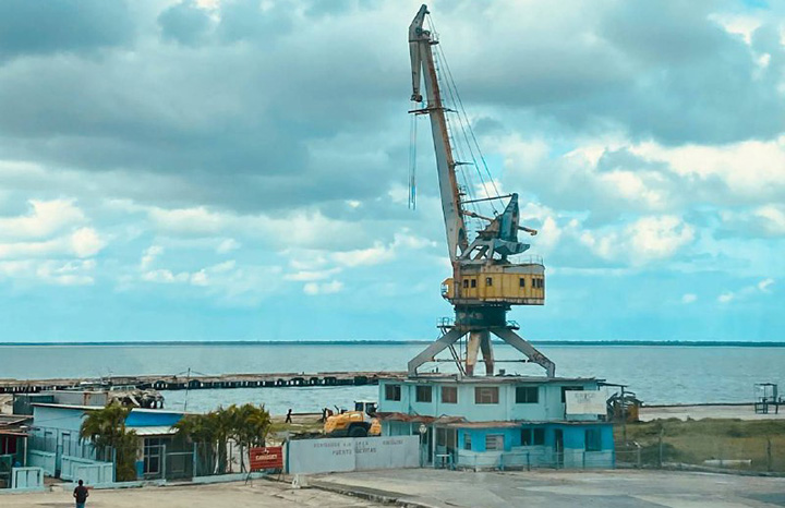 Se alista Puerto de Nuevitas para descarga de arroz y chícharos