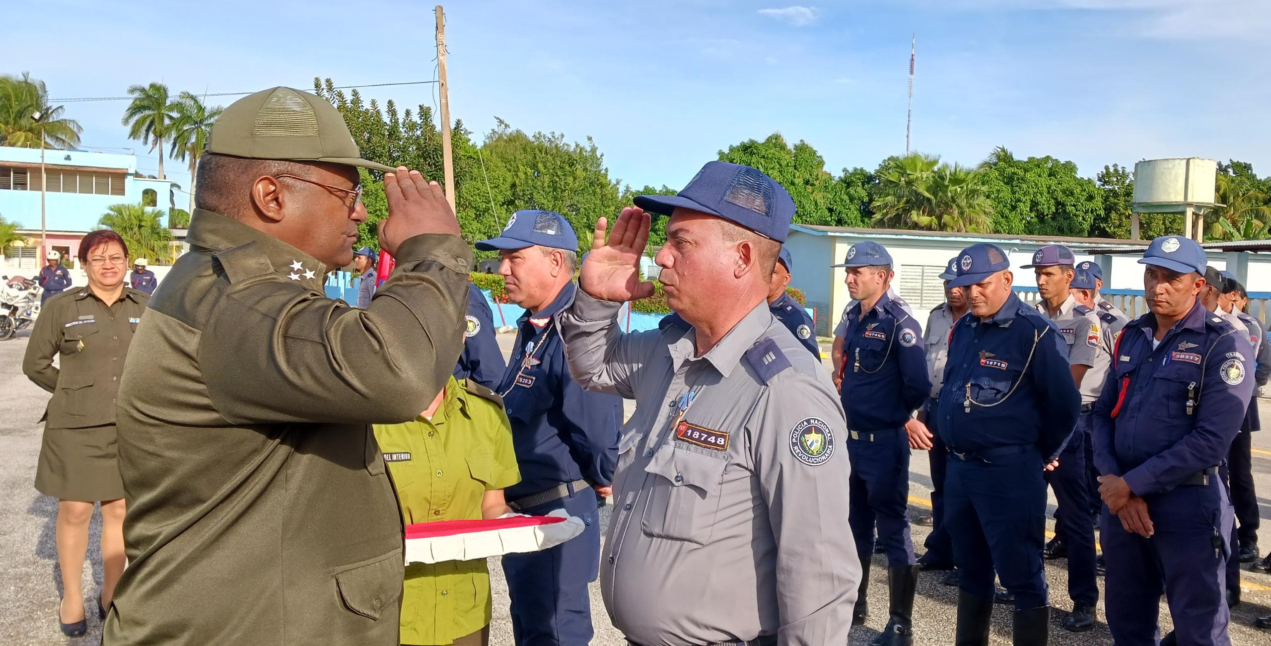 Seis décadas junto al pueblo