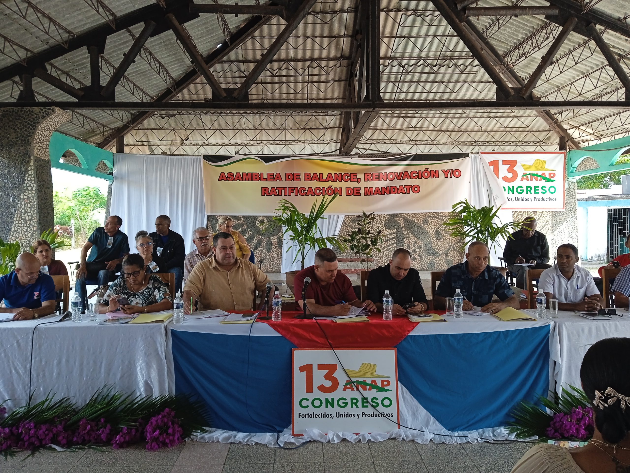 Evalúan campesinos cespedeños quehacer de la organización