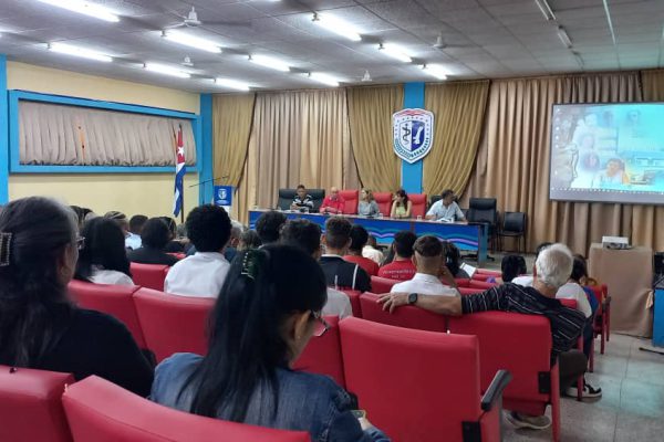Debaten en Camagüey anteproyecto del Código de la Niñez, Adolescencia y Juventudes