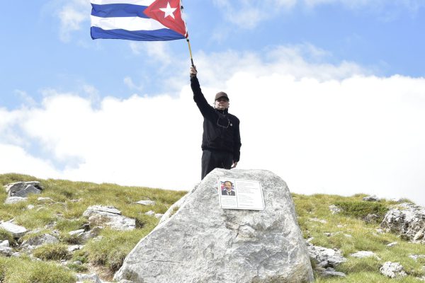 Imagen de José Martí en la cima del Monte del Olimpo