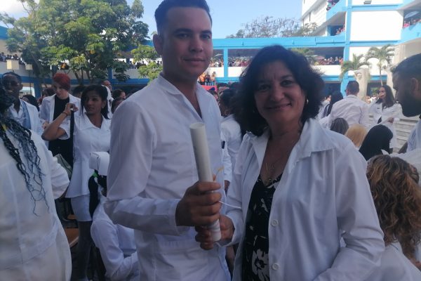 Camagüey da la bienvenida a nuevos profesionales comprometidos con la salud (+ Fotos)