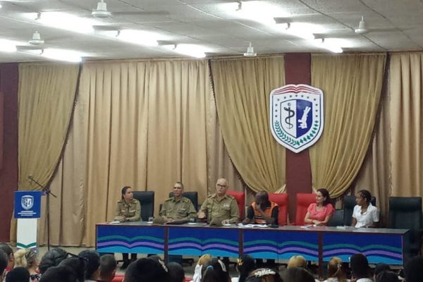 Intercambió Héroe de la República de Cuba con estudiantes camagüeyanos (+ Fotos)