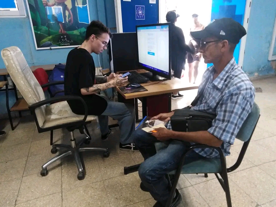 Contribuyen trabajadores de los Joven Cub de Camagüey al avance informático de la sociedad