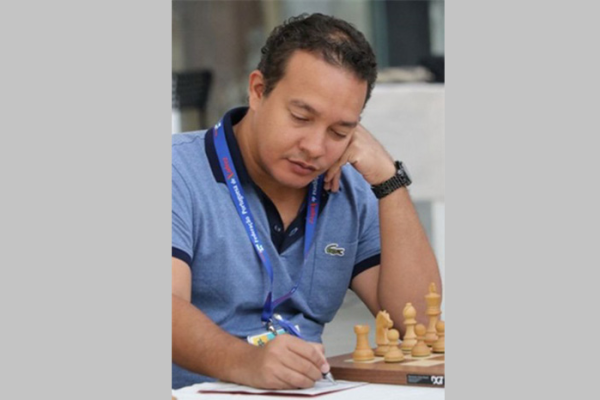 Santiaguero Lelys Martínez defiende su cetro de ajedrez Blitz