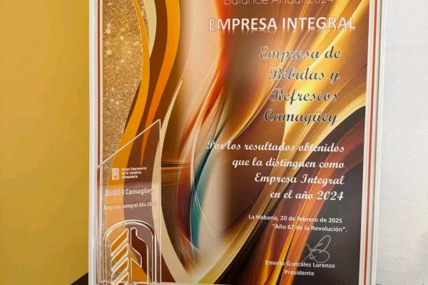 Empresa de Bebidas y Refrescos de Camagüey por un 2025 de avances y transformaciones (+ Fotos)