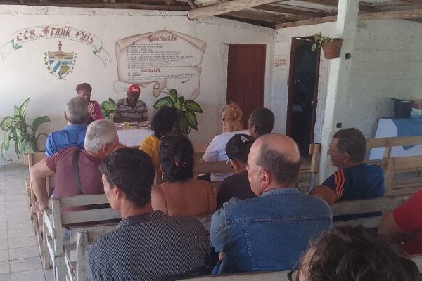 Apicultores floridanos y cespedeños evalúan logros y dificultades del pasado año