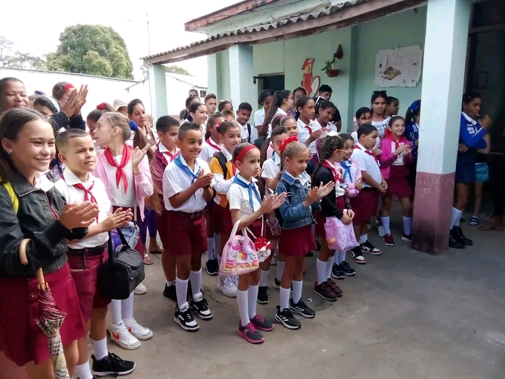 Comenzó en Céspedes Asamblea Pioneril 64 Aniversario (+ Fotos)
