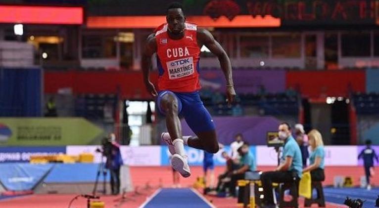 Triplista Lázaro Martínez con buen arranque en temporada invernal