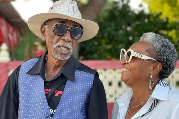 Amor y Amistad: lazos que iluminan nuestros días (+ Fotos)